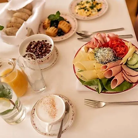 فندق Olawian 4*